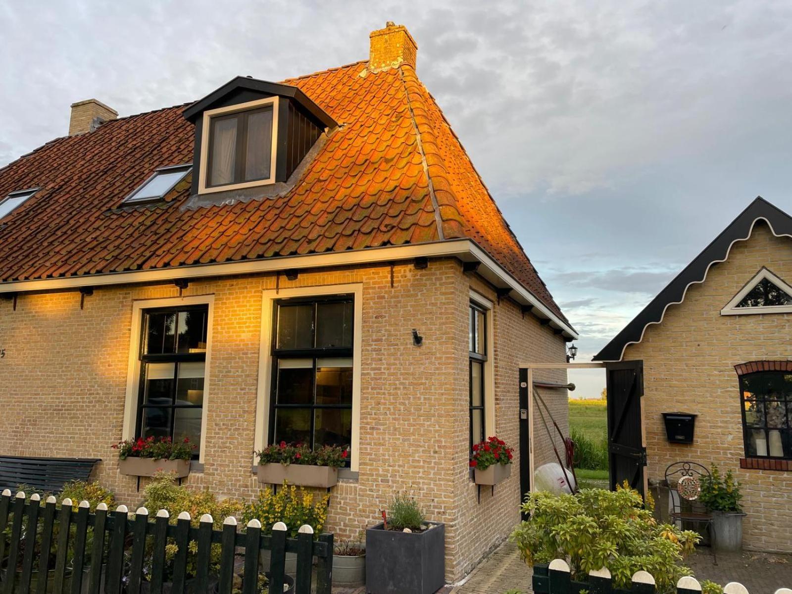Vakantiehuis In Friesland Voor De Hele Familie Huns Eksteriør bilde