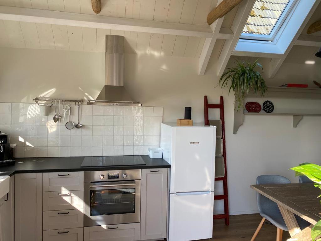 Vakantiehuis In Friesland Voor De Hele Familie Huns Eksteriør bilde