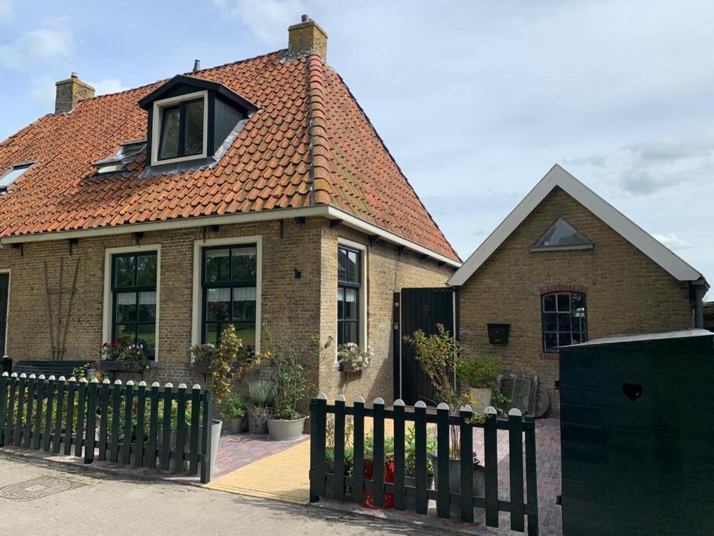 Vakantiehuis In Friesland Voor De Hele Familie Huns Eksteriør bilde